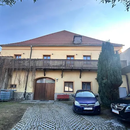 Restaurace A Podloubi Opočno