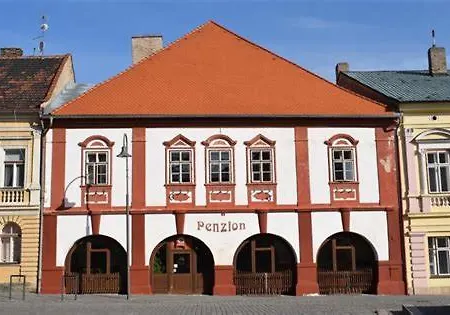 Πανσιόν Restaurace A Podloubi