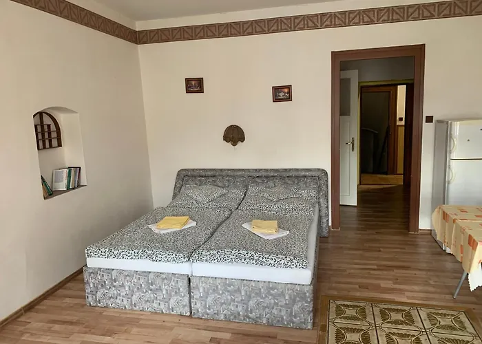 招待所 Restaurace A Podloubi Opočno